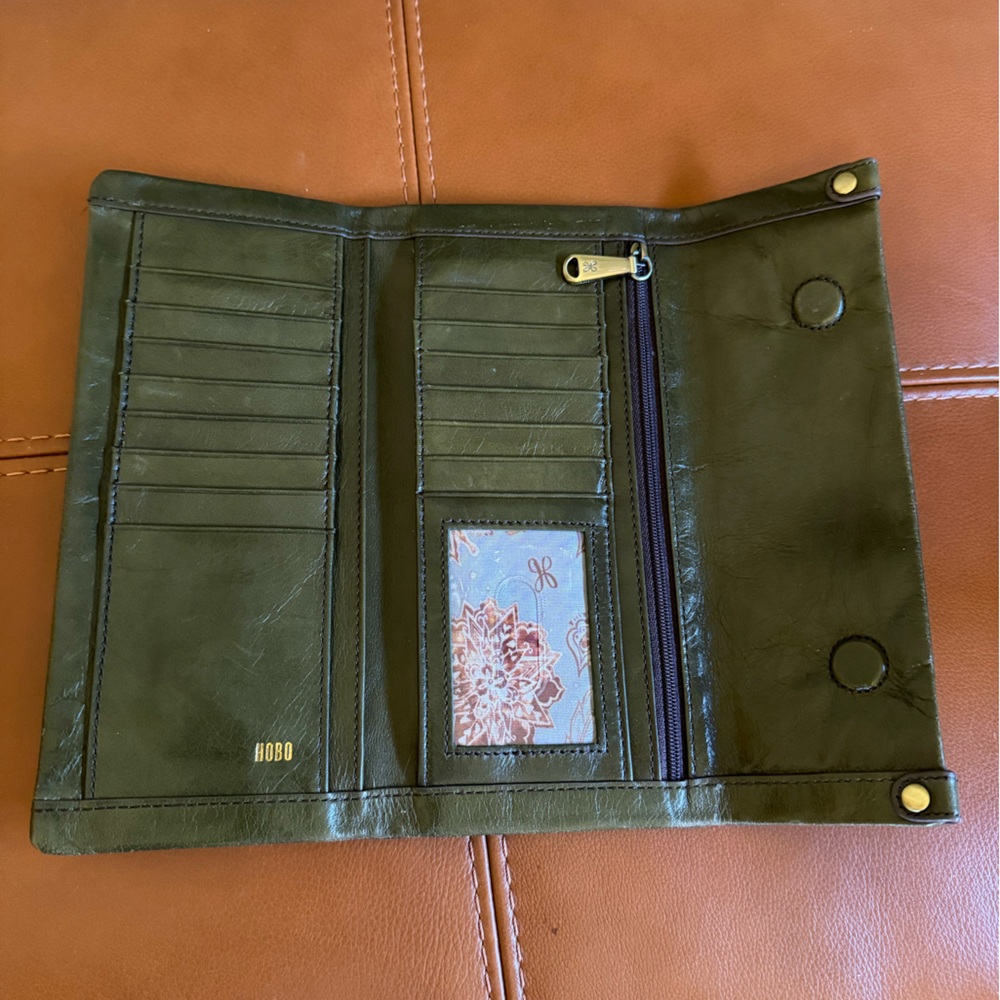 Hobo Fable Wallet 💖 - Picture 3 of 3